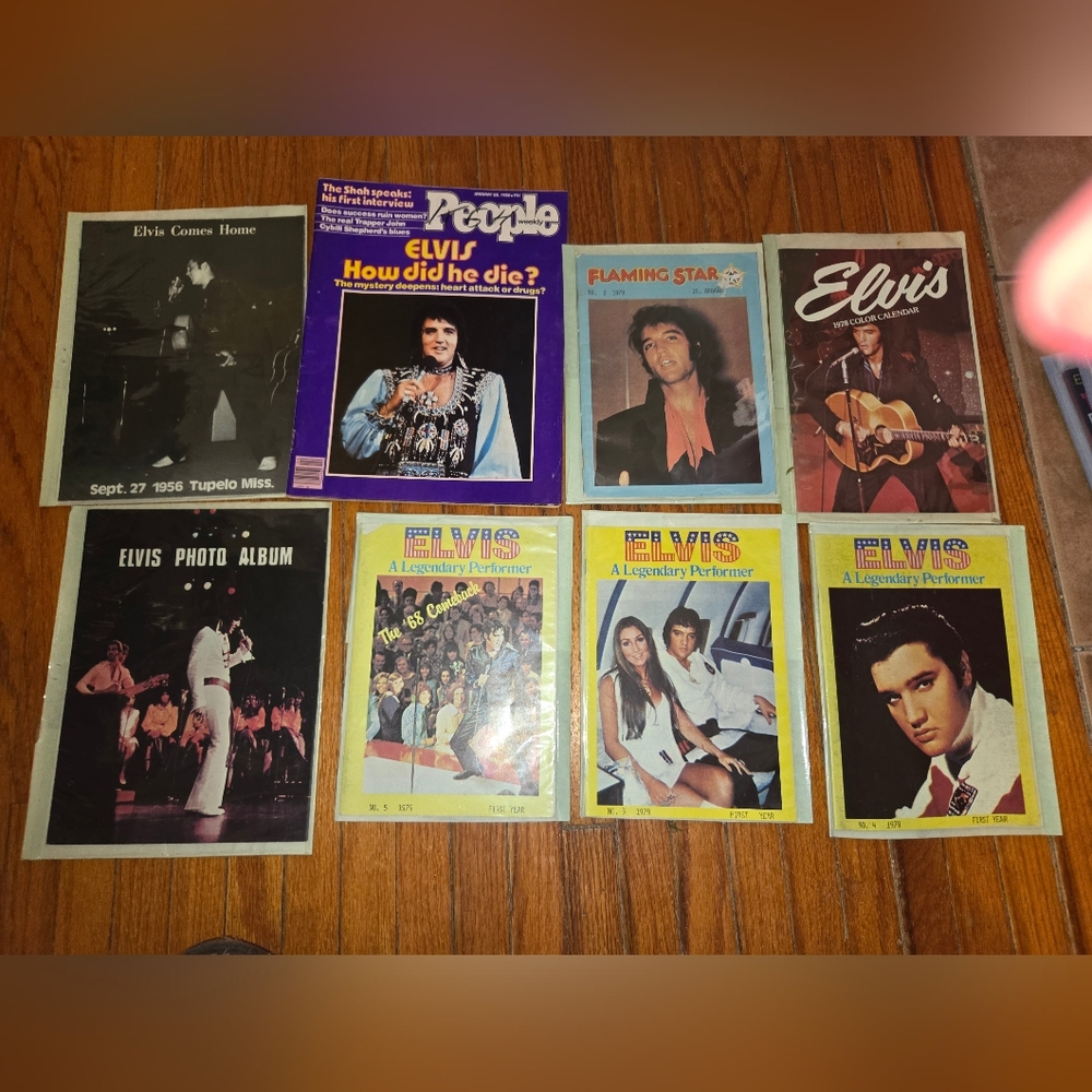Vintage Lot of Elvis magazines RARE BOOKS & PAPERS WITH PHOTOS